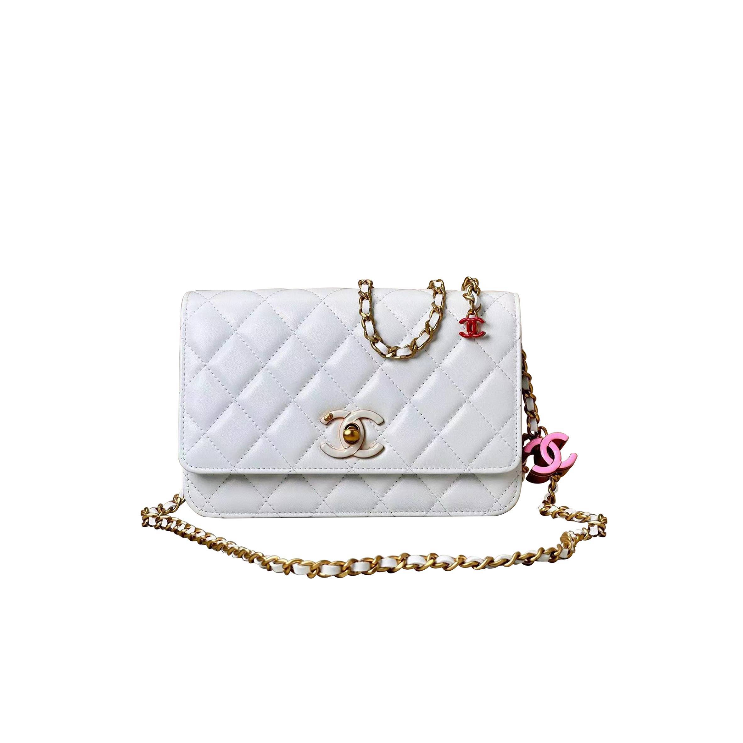 Ch*el wallet on shiny lambskin, enamel & gold-tone metal 24a ap3938 (19.5*12*5.5cm)